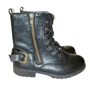 Woman's Combat boots - size 8